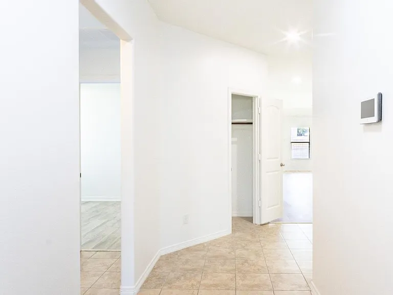 9918 Hideaway Bend Ln — Photo 6