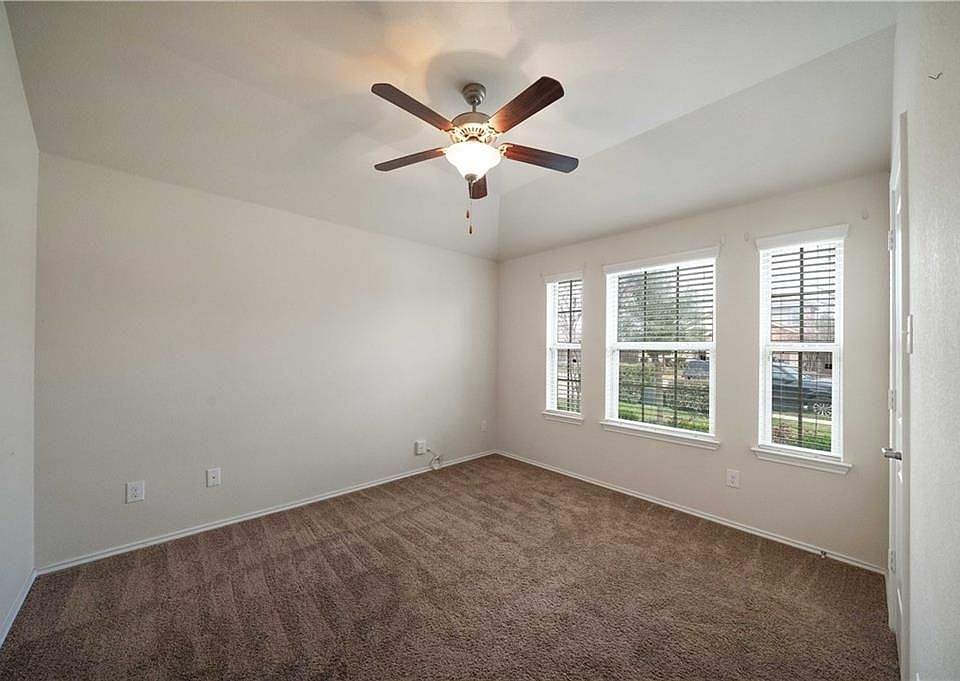 1st image of 310 Briar Park Dr