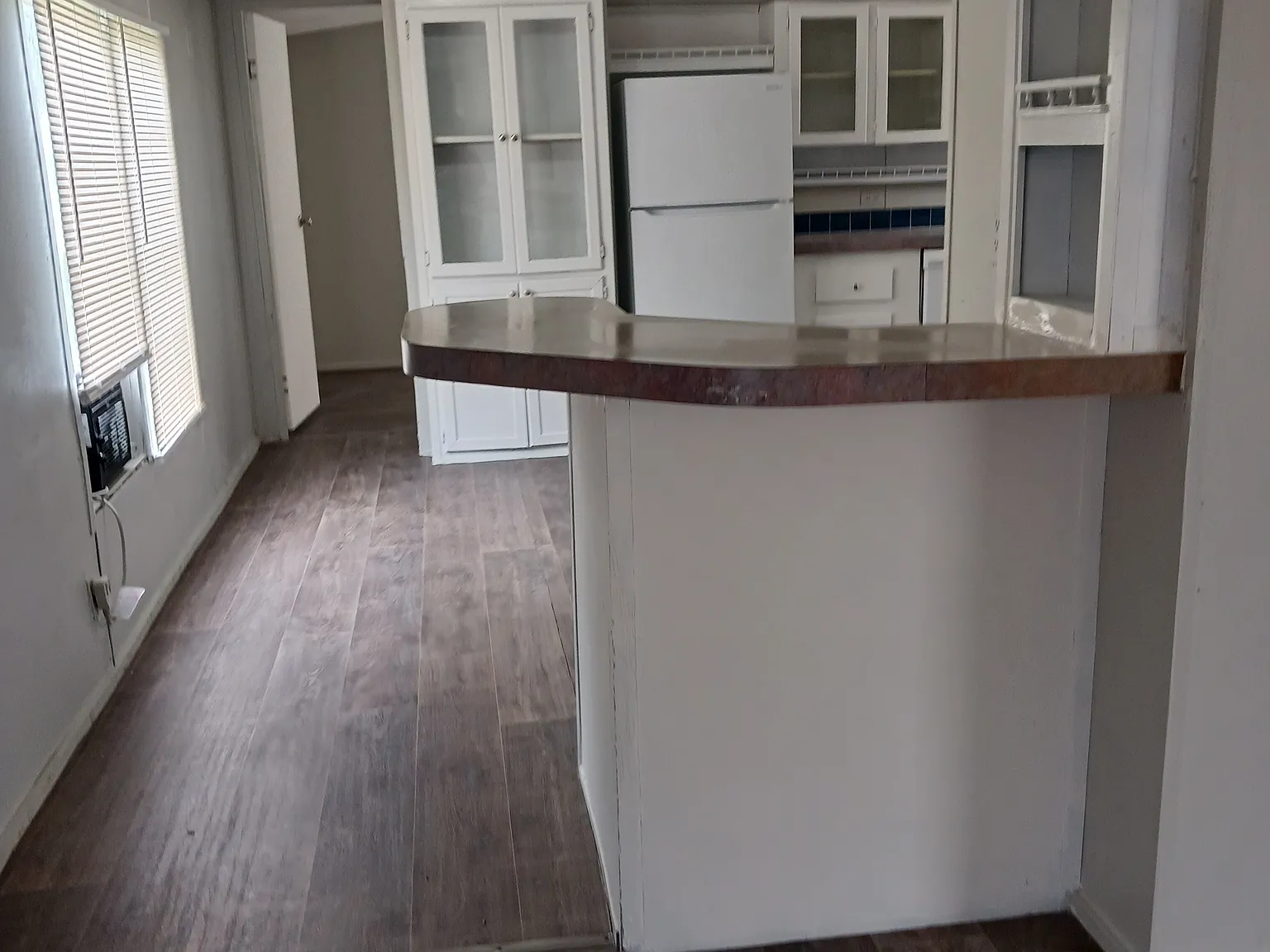 3 bed, $925 — Photo 2