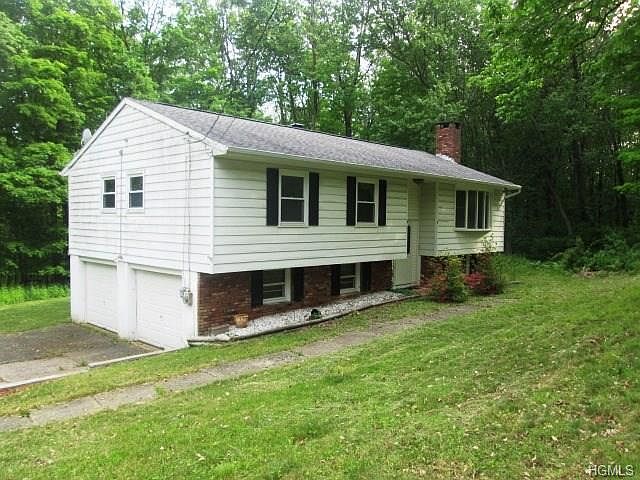 2nd image of 1228 Mountain Rd