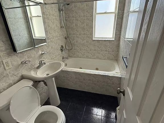 4th image of 2274 E 22nd St Floor 1
