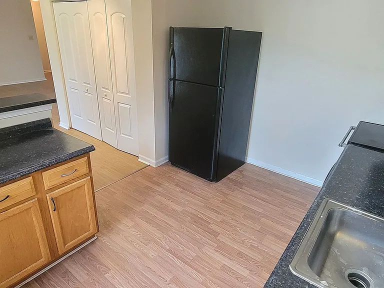 1356 Villa Way #E — Photo 8