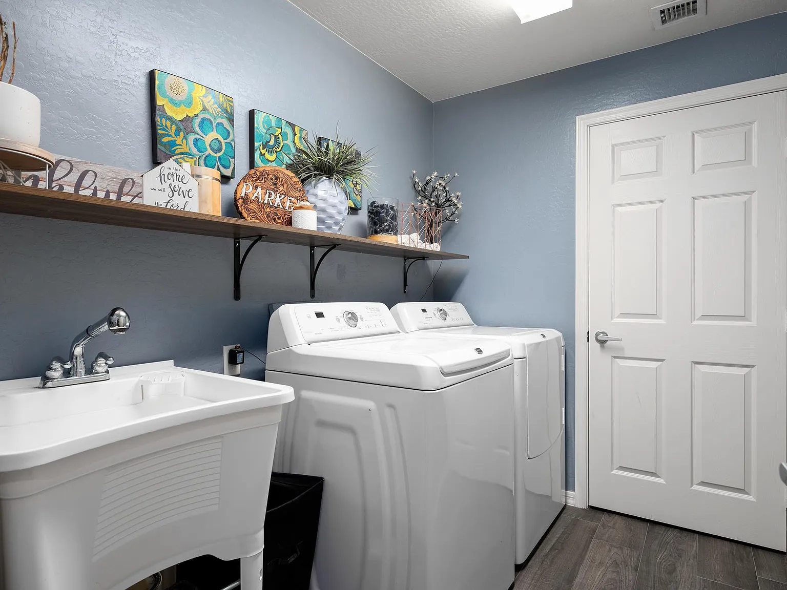 3 bed, 1873 sqft, $2,650 — Photo 2