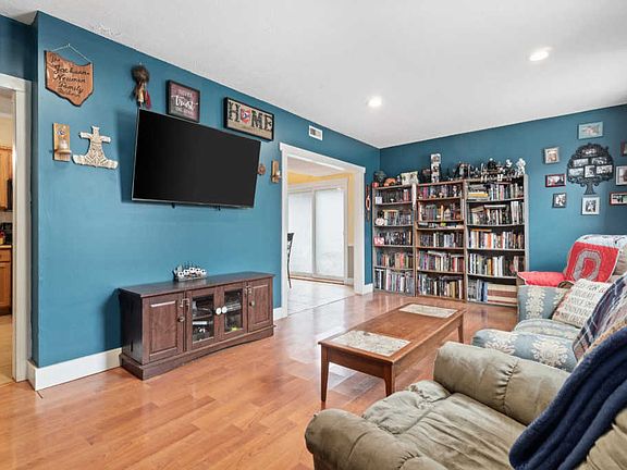 2nd image of 106 Cunningham Pl