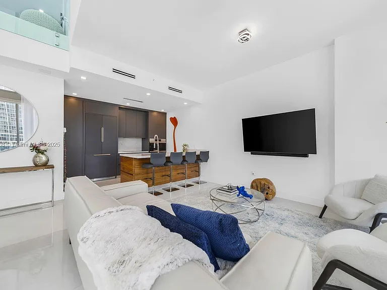 200 Biscayne Boulevard Way #1406 — Photo 3