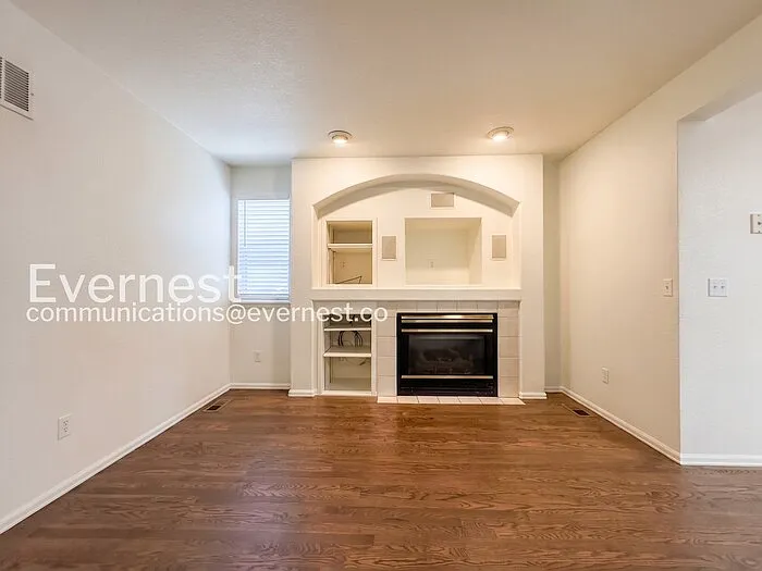 10545 Ashwood Ct — Photo 3