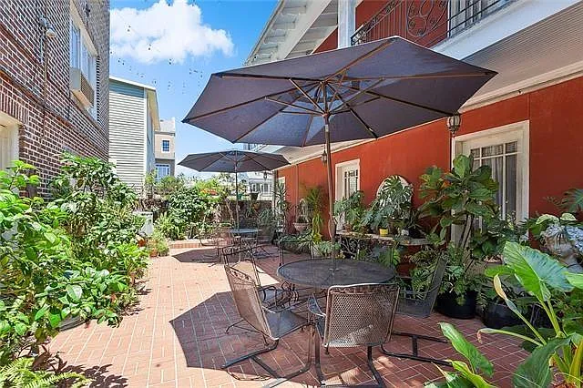 918 Dauphine St #1 — Photo 9