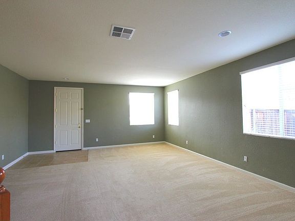 5th image of 302 Dorinda Ct