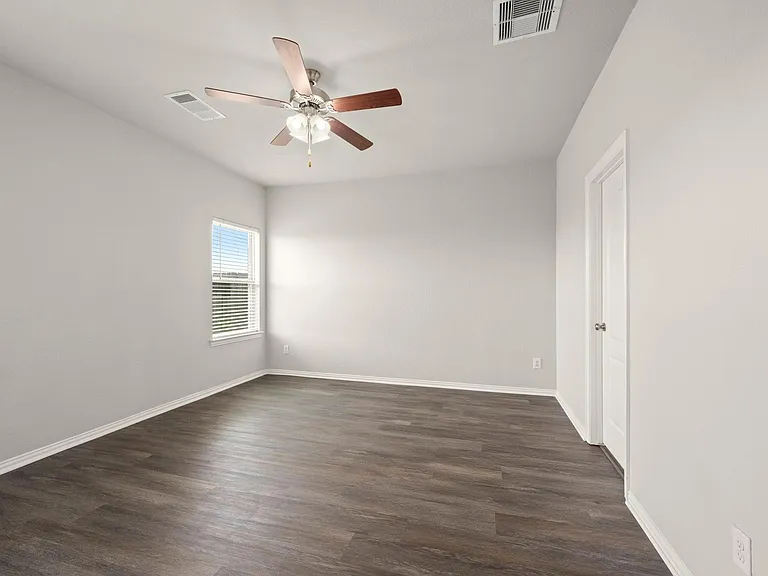 7446 French Quarter Ct — Photo 18