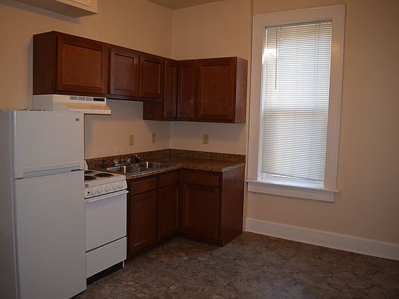 3rd image of 439 Miller Ave