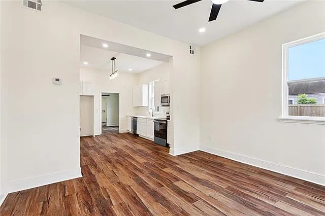 1 bed, 1.0 bath, 806 sqft, $1,200 — Photo 4