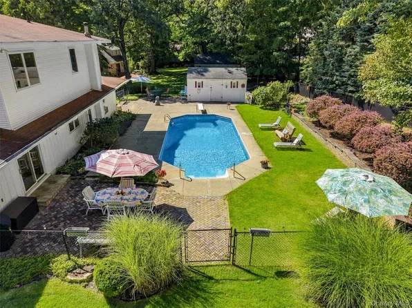 27 Margaret Road, Monroe, NY 10950