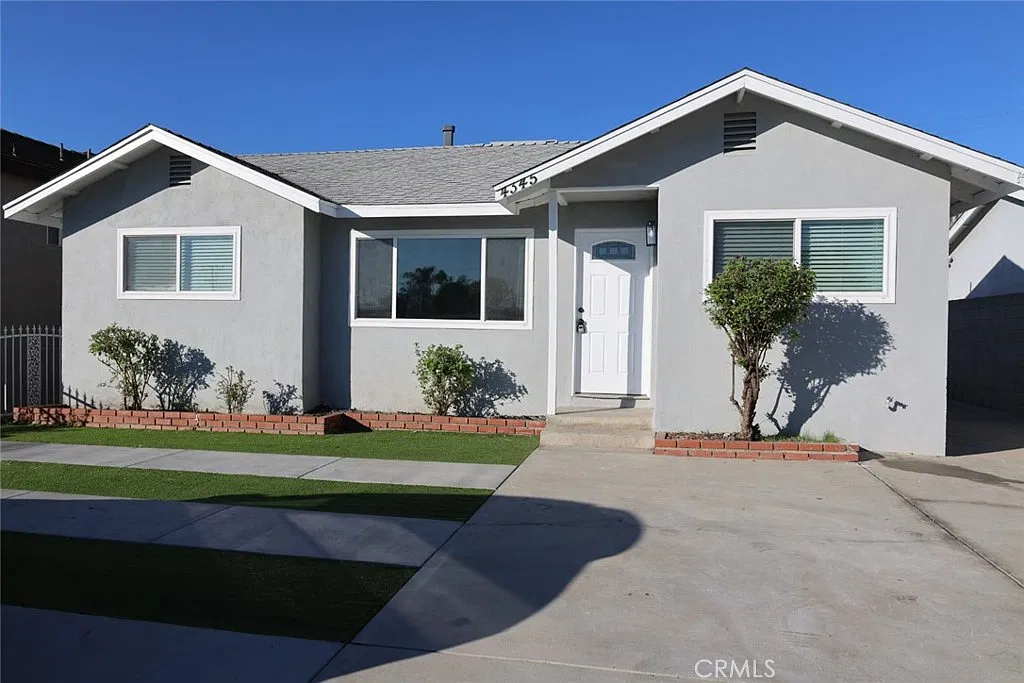 3 bed, 1.5 bath, 1011 sqft, $2,995 — Photo 1