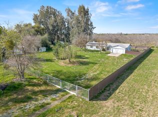 8552 Cairo Ave, Laton, CA 93242