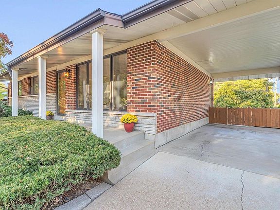 3rd image of 3933 Colony Gardens Dr