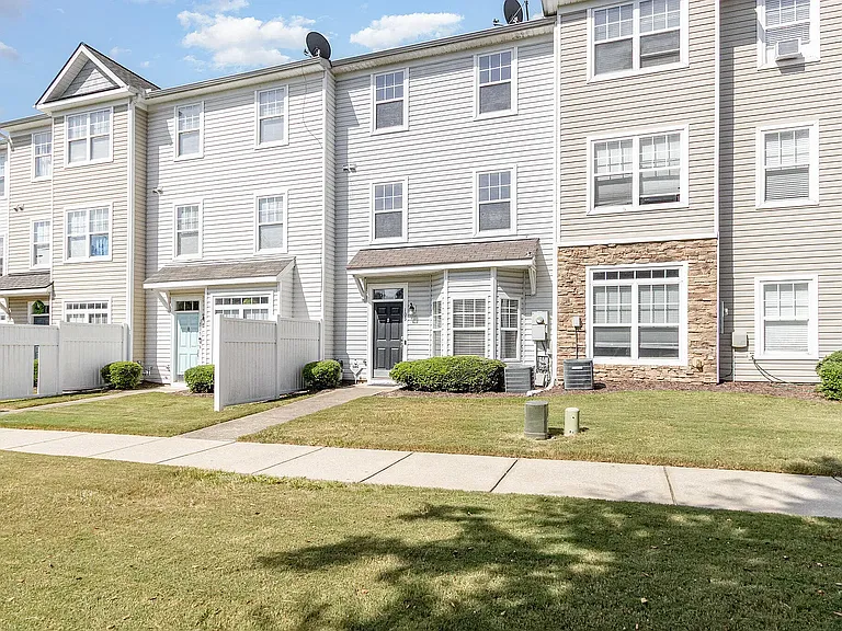 1211 Canyon Rock Ct #103 — Photo 33
