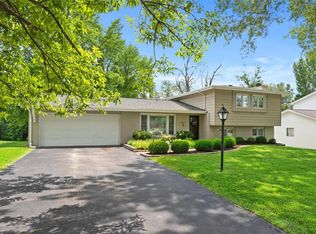 464 Wildwood Pkwy, Ballwin, MO 63011