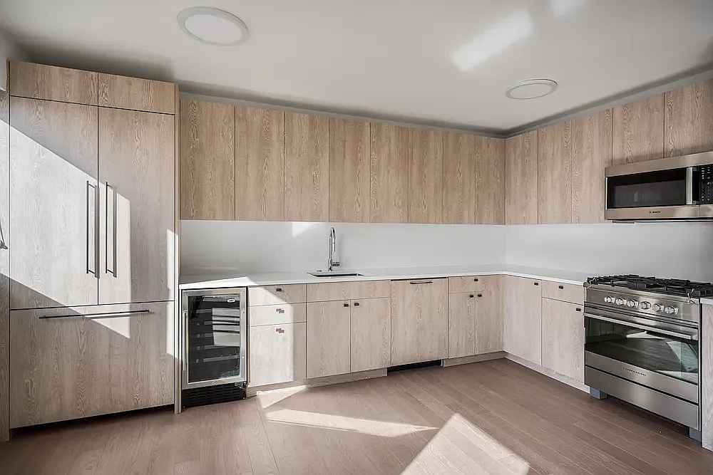 220 East 72nd Street — Photo 2