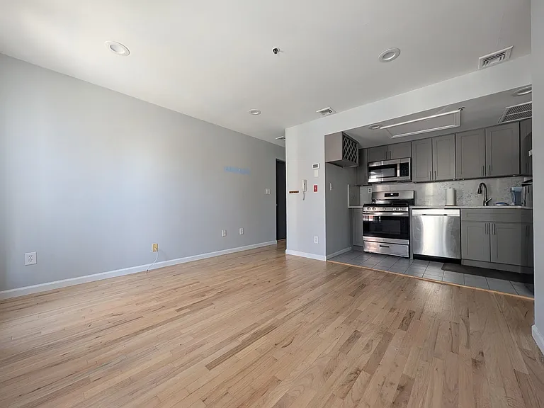 457 2nd St #3 — Photo 1
