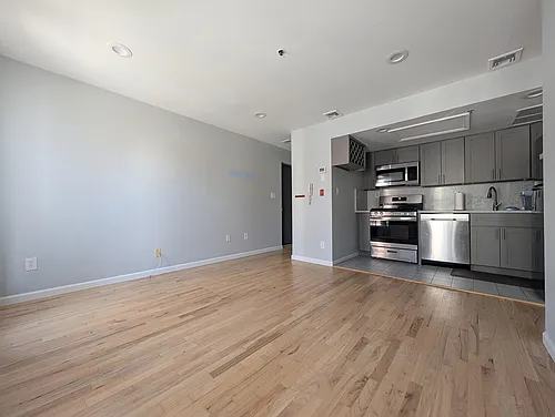 457 2nd St #3 Photo 1