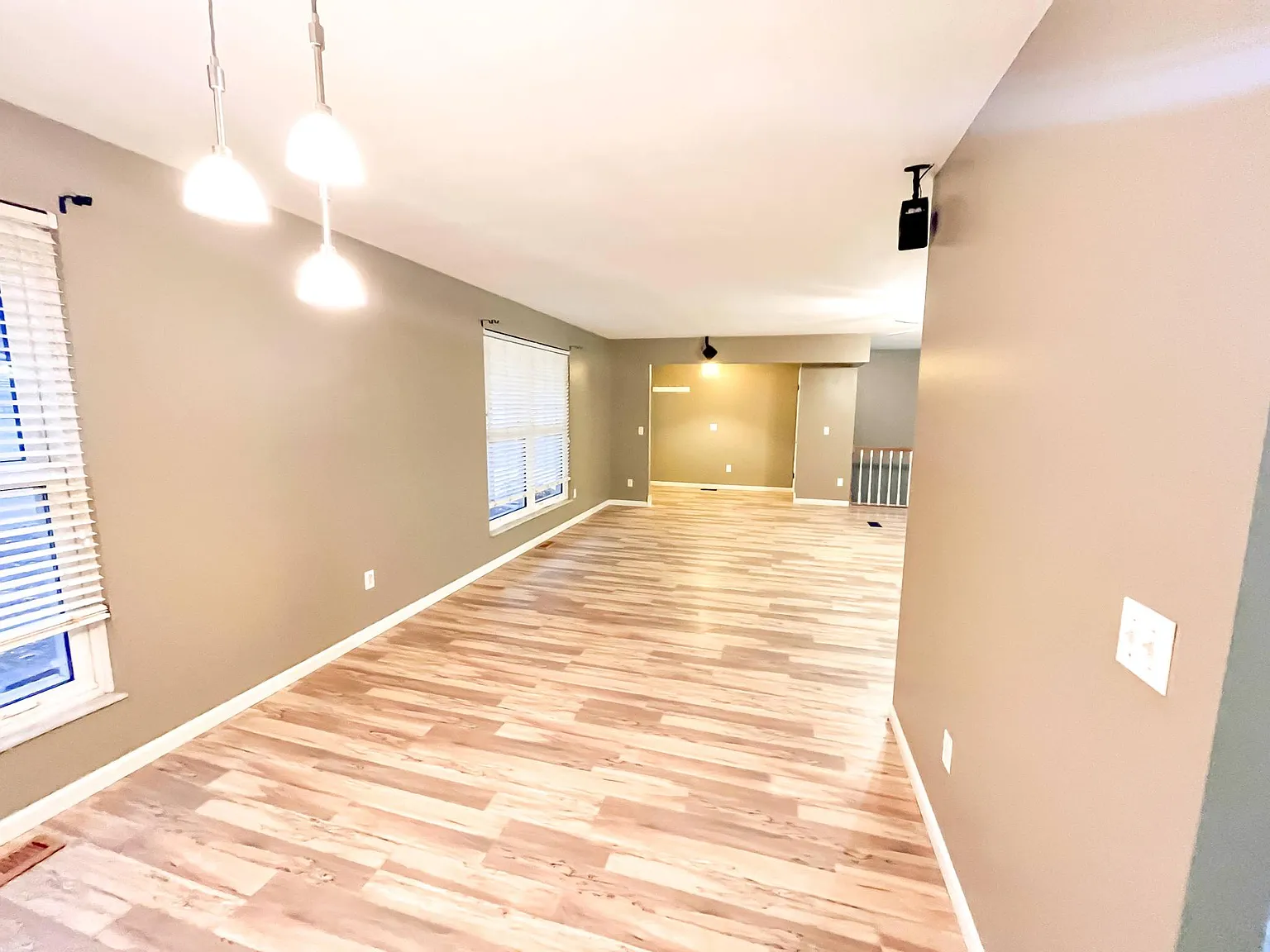 4 bed, 2401 sqft, $2,500 — Photo 4