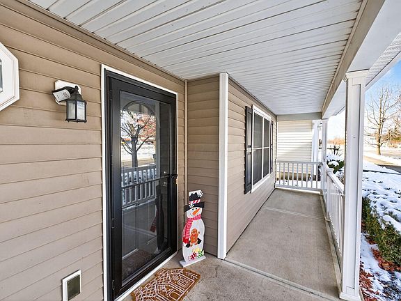 4th image of 3811 Bay Village St