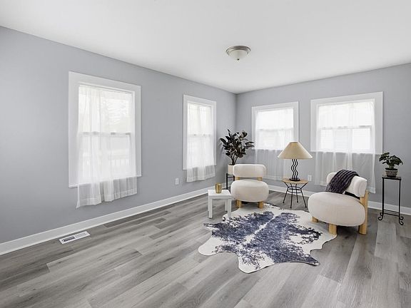 3rd image of 8416 W Bluemound ROAD