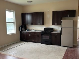 24 Union Pl ROOM 2, Yonkers, NY 10701
