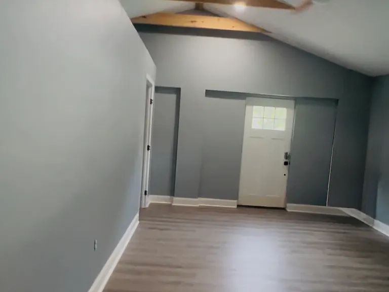 1314 W Rambla St — Photo 14