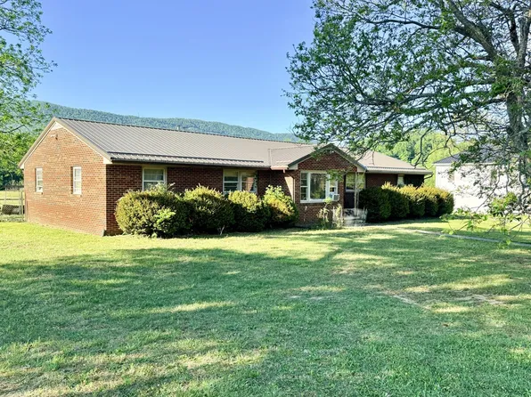 2088 Seneca Trl S, Peterstown, WV 24963