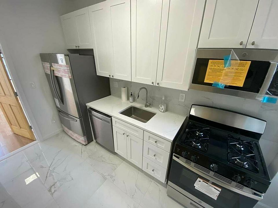 1st image of 25-31 43rd St #2B