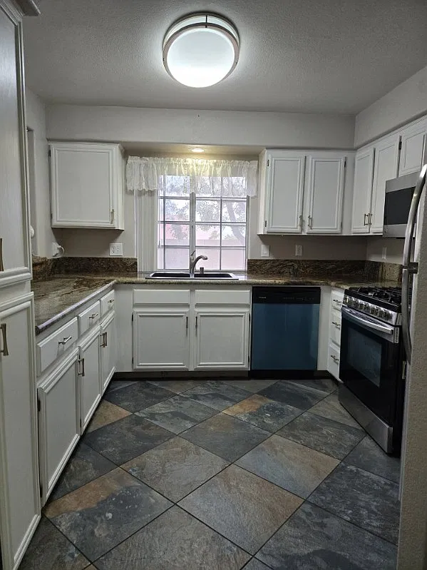 2 bed, 1108 sqft, $1,850 — Photo 3