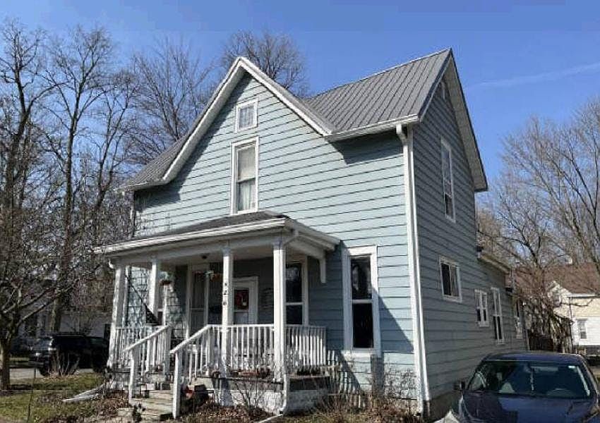 1st image of 826 Jefferson St
