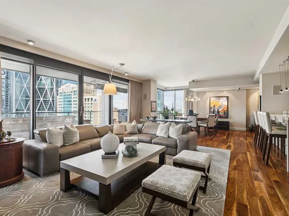 108 E 9th Ave SW #1601, Calgary, AB T2P 0S9
