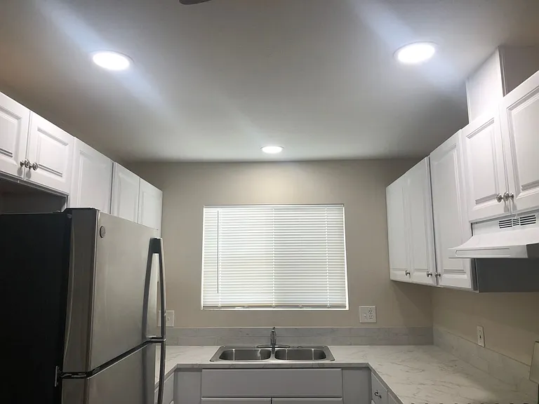 1075 Donax Ave — Photo 6