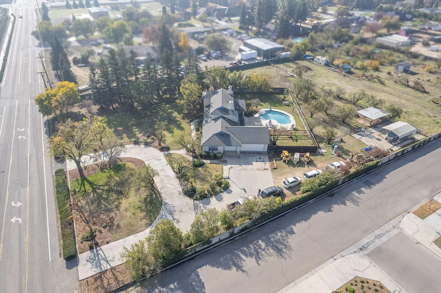4665 N Bryan Ave photo 1