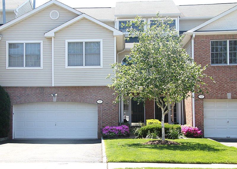 1st image of 10 Waldeck Ct #38