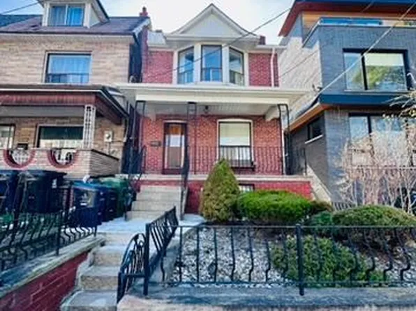 382 Roxton Rd, Toronto, ON M6G 3R2