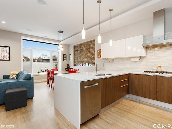 4th image of 1373 N Milwaukee Ave Ste 1