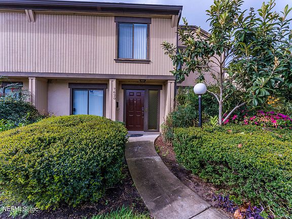 2nd image of 7620 Las Palmas Way