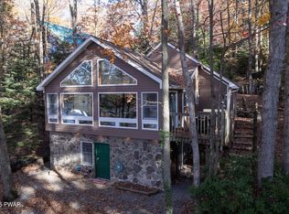 110 Paupack Point Rd, Hawley, PA 18428