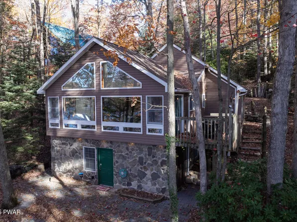110 Paupack Point Rd, Hawley, PA 18428