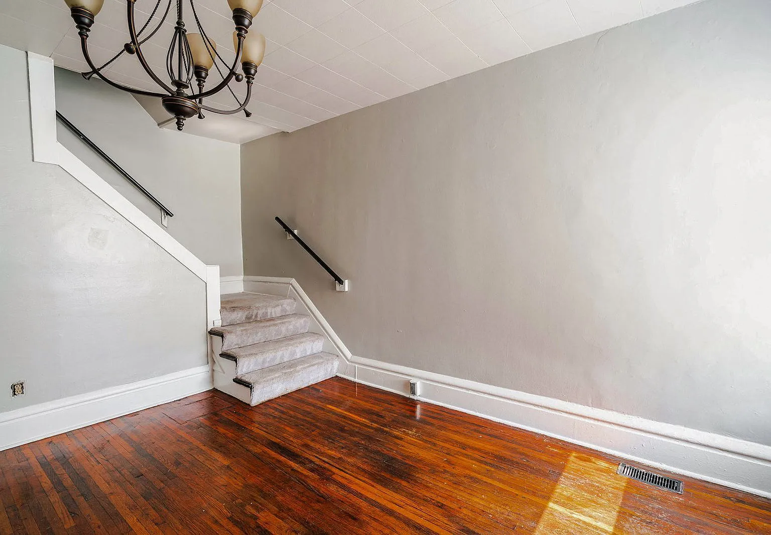 2 bed, 1.0 bath, $1,355 — Photo 4