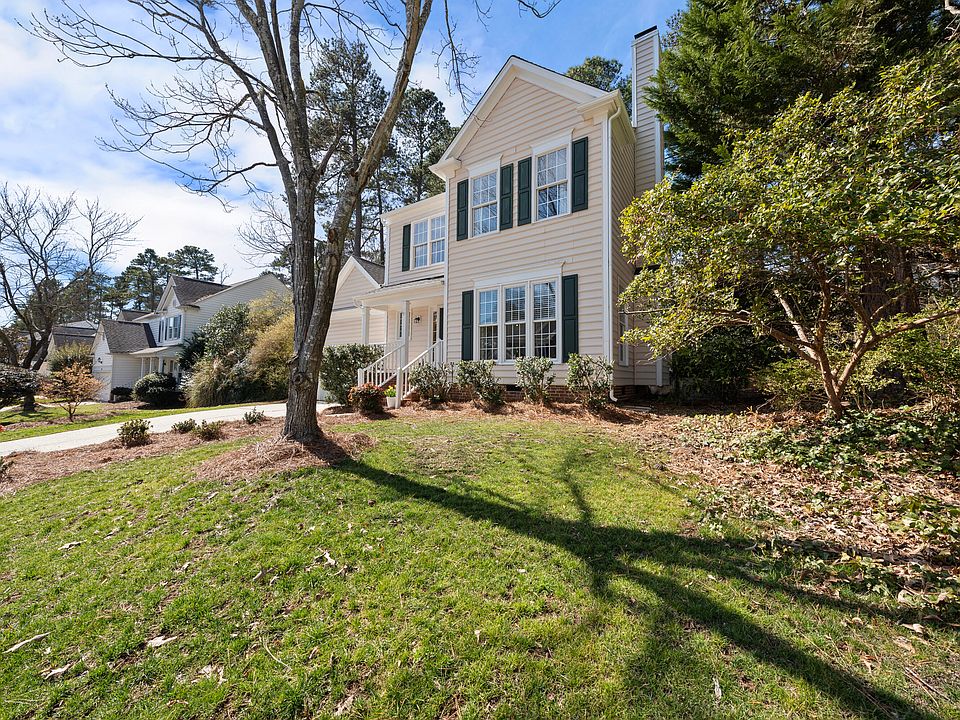 2nd image of 102 Ashley Brook Ct