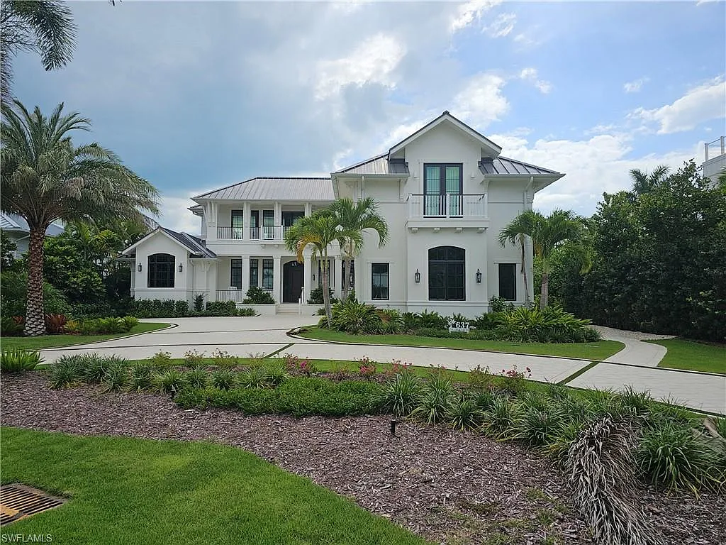 5 bed, 10.0 bath, 5256 sqft, $100,000 — Photo 1