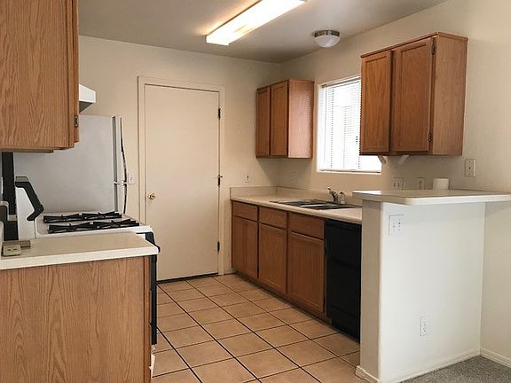 5th image of 6144 N Old McDonald Dr #1