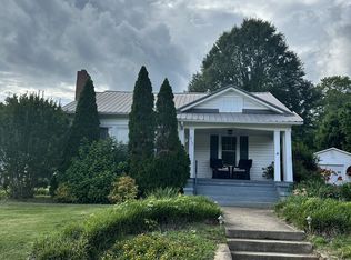 1012 Olive Ave SW, Lenoir, NC 28645