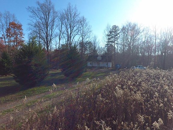 3rd image of 1117 Frankfort School Rd