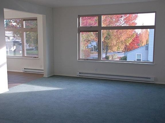 4th image of 909 Market St