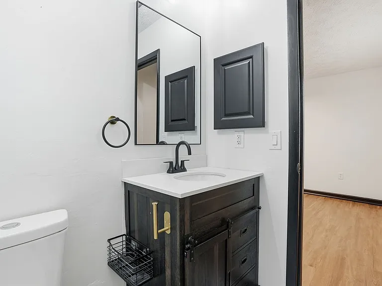 703 Pineview Ct — Photo 26